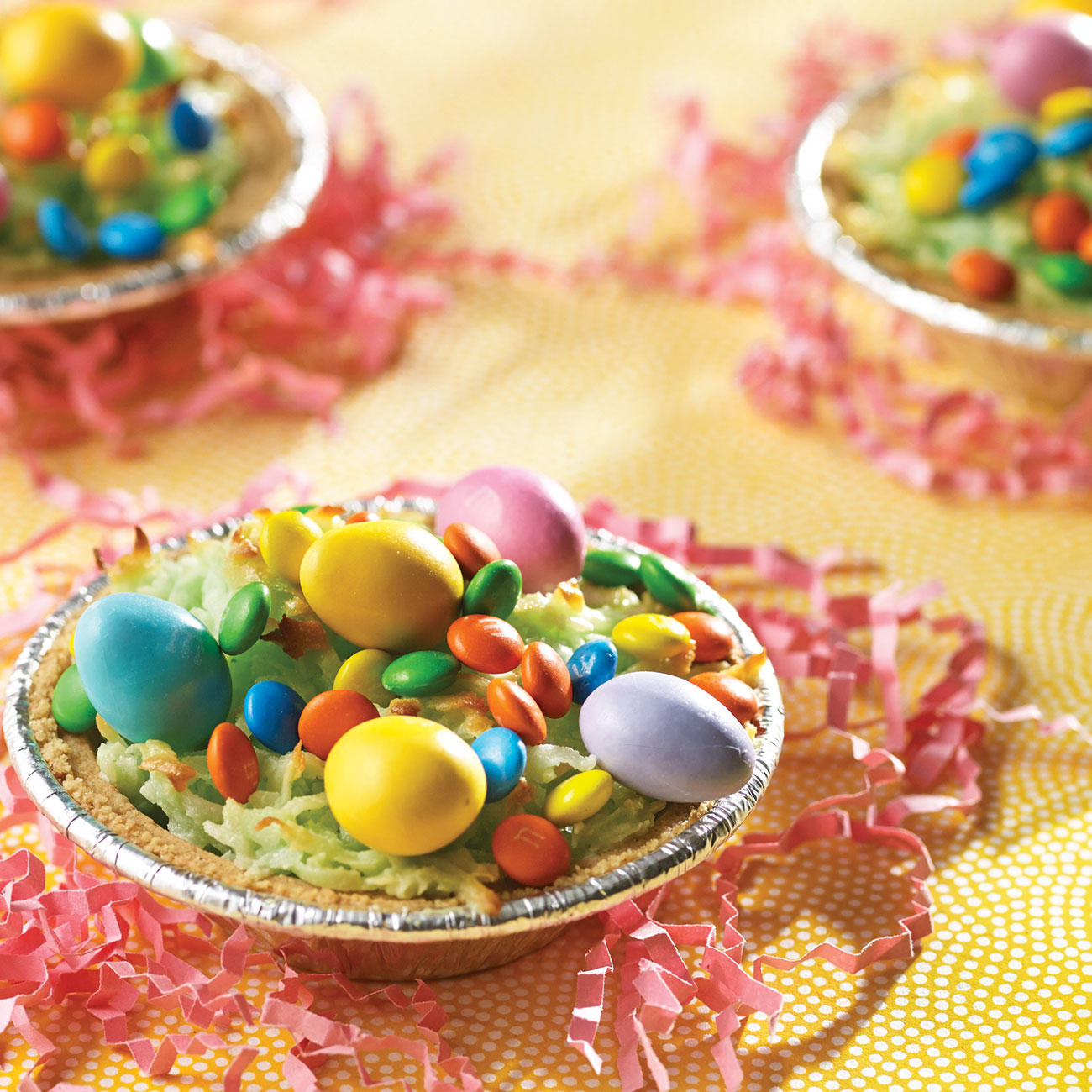 Like a holiday gingerbread house, these fun little Easter egg nests can be decorated in a